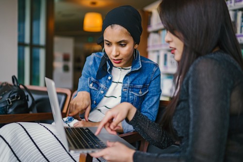 Capabel Onderwijs studenten maken samen opdrachten